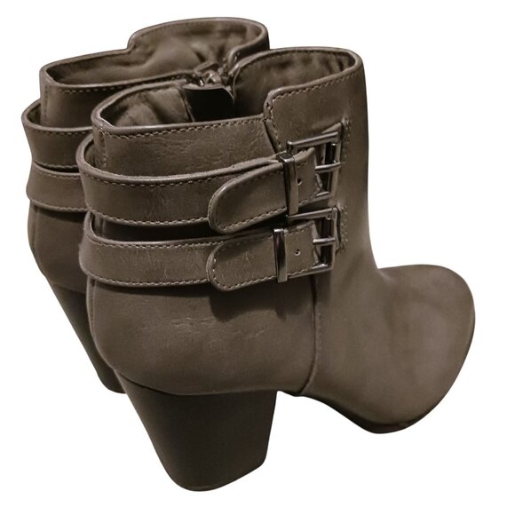 Charlotte Russe Lux Ankle‎ Booties in Gray, Size 8, Almond Toe, Buckle Detail - Picture 6 of 9